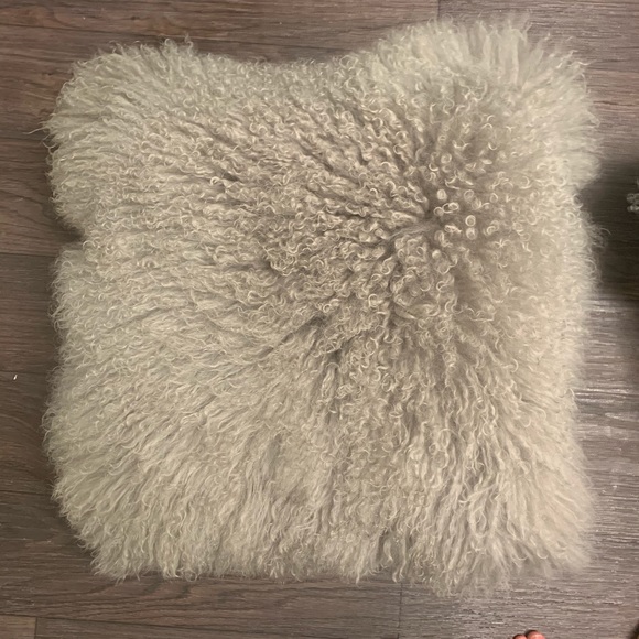 Crate & Barrel Silver 23" covers sold as a pair⭐️ - Picture 4 of 9